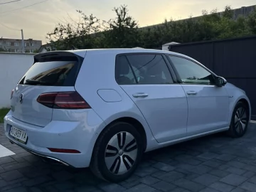 Авто Volkswagen E-Golf 2018 № 7753012