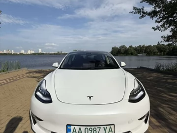 Авто Tesla Model 3 2019 № 7753413