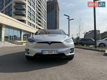 Авто Tesla Model X 2018 № 7753435