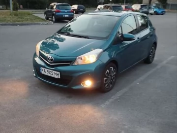 Авто Toyota Yaris 2012 № 7753794