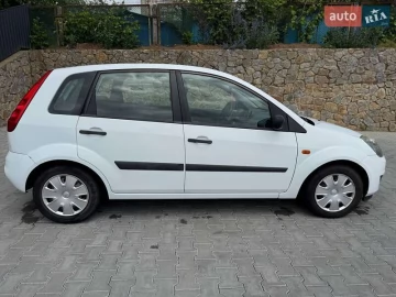 Авто Ford Fiesta 2007 № 7754095