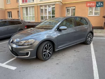 Авто Volkswagen E-Golf 2018 № 7754359