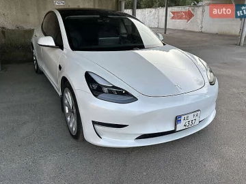 Авто Tesla Model 3 2021 № 7754399