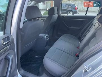 Авто Volkswagen Golf 2005 № 7754459