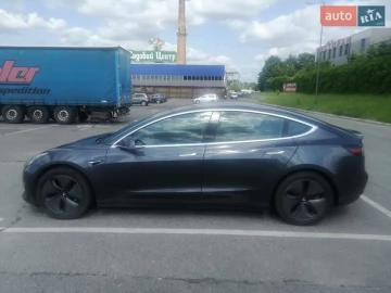 Авто Tesla Model 3 2018 № 7754648