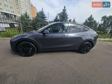Авто Tesla Model Y 2023 № 7754687