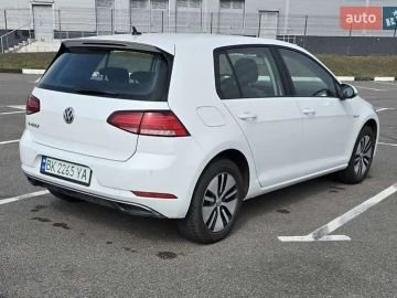 Авто Volkswagen E-Golf 2020 № 7755264
