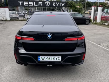 Авто BMW I7 2023 № 7756551