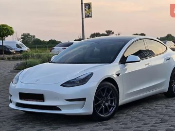 Авто Tesla Model 3 2023 № 7758042