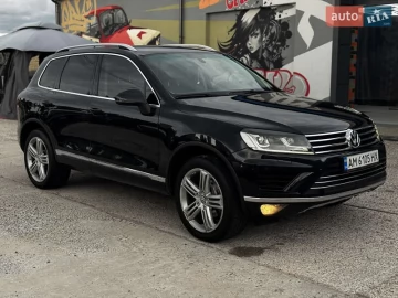 Авто Volkswagen Touareg 2015 № 7758121