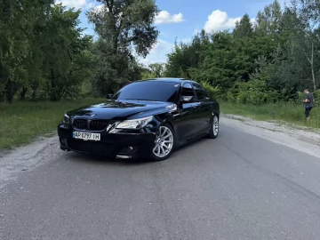 Авто BMW 5 Series 2003 № 7758617