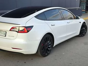 Авто Tesla Model 3 2021 № 7758710