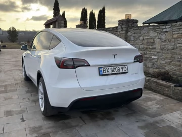 Авто Tesla Model Y 2022 № 7758730
