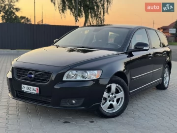 Авто Volvo V50 2010 № 7758848