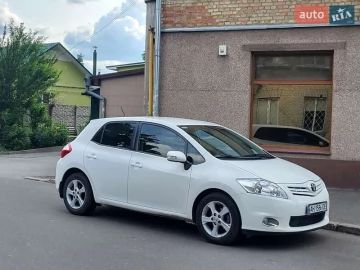 Авто Toyota Auris 2012 № 7758979