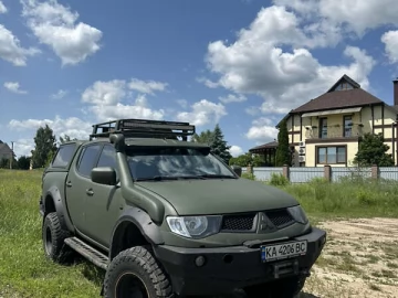 Авто Mitsubishi L 200 2012 № 7759849