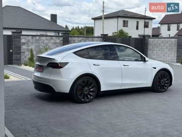 Авто Tesla Model Y 2022 № 7759864