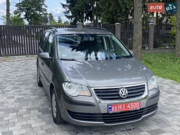 Авто Volkswagen Touran 2009 № 7759980