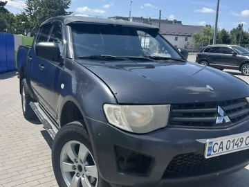 Авто Mitsubishi L 200 2013 № 7760020