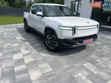 Авто Rivian R1T 2023 № 7760096