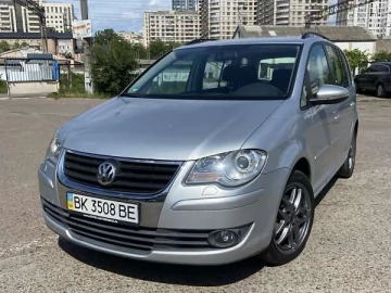 Авто Volkswagen Touran 2009 № 7760654