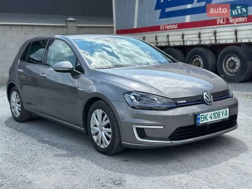 Авто Volkswagen E-Golf 2015 № 7761663