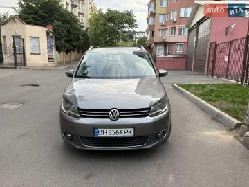 Авто Volkswagen Touran 2010 № 7763142
