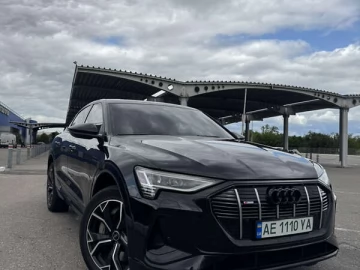 Авто Audi E-Tron 2020 № 7763938