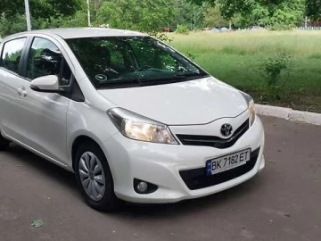 Авто Toyota Yaris 2012 № 7764278