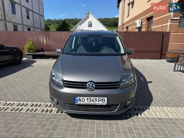 Авто Volkswagen Touran 2010 № 7764527