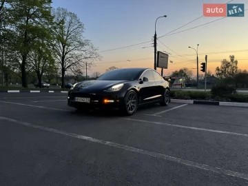 Авто Tesla Model 3 2018 № 7765372
