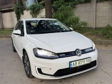 Авто Volkswagen E-Golf 2015 № 7765526