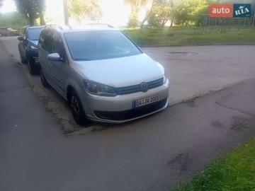 Авто Volkswagen Touran 2011 № 7765596