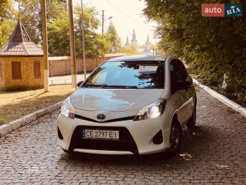 Авто Toyota Yaris 2012 № 7765882