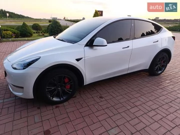 Авто Tesla Model Y 2024 № 7765957