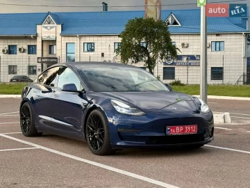 Авто Tesla Model 3 2019 № 7766074