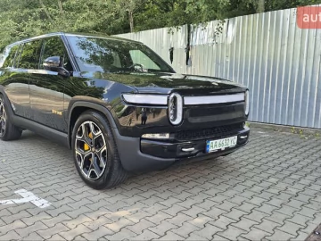 Авто Rivian R1S 2023 № 7766509