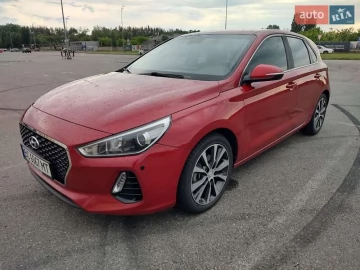 Авто Hyundai Elantra Gt 2017 № 7767519