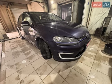 Авто Volkswagen E-Golf 2015 № 7767753