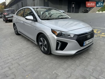 Авто Hyundai Ioniq 2017 № 7767944