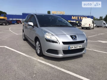 Авто Peugeot 5008 2010 № 7768175