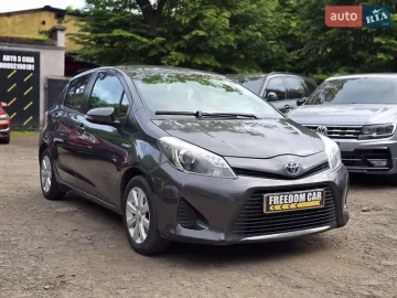Авто Toyota Yaris 2013 № 7768488