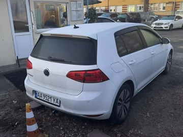 Авто Volkswagen E-Golf 2015 № 7768892