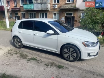 Авто Volkswagen E-Golf 2015 № 7769103