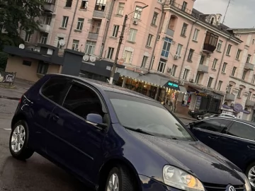 Авто Volkswagen Golf 2004 № 7769825