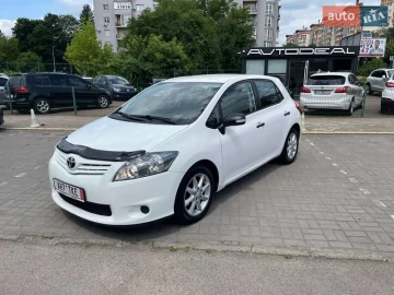 Авто Toyota Auris 2010 № 7770149