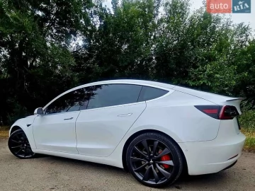 Авто Tesla Model 3 2020 № 7770270