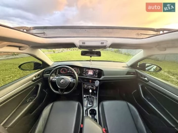 Авто Volkswagen Jetta 2019 № 7770395