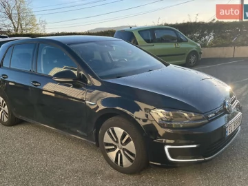 Авто Volkswagen E-Golf 2015 № 7770837