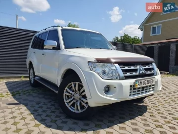 Авто Mitsubishi Pajero Wagon 2013 № 7771507